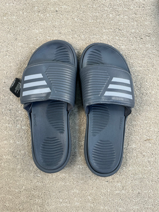 Alpha bounce slide in grey