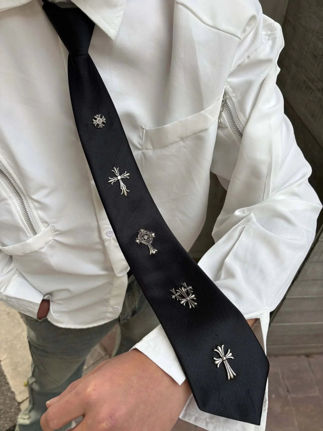 CHROME OF HEART TIE