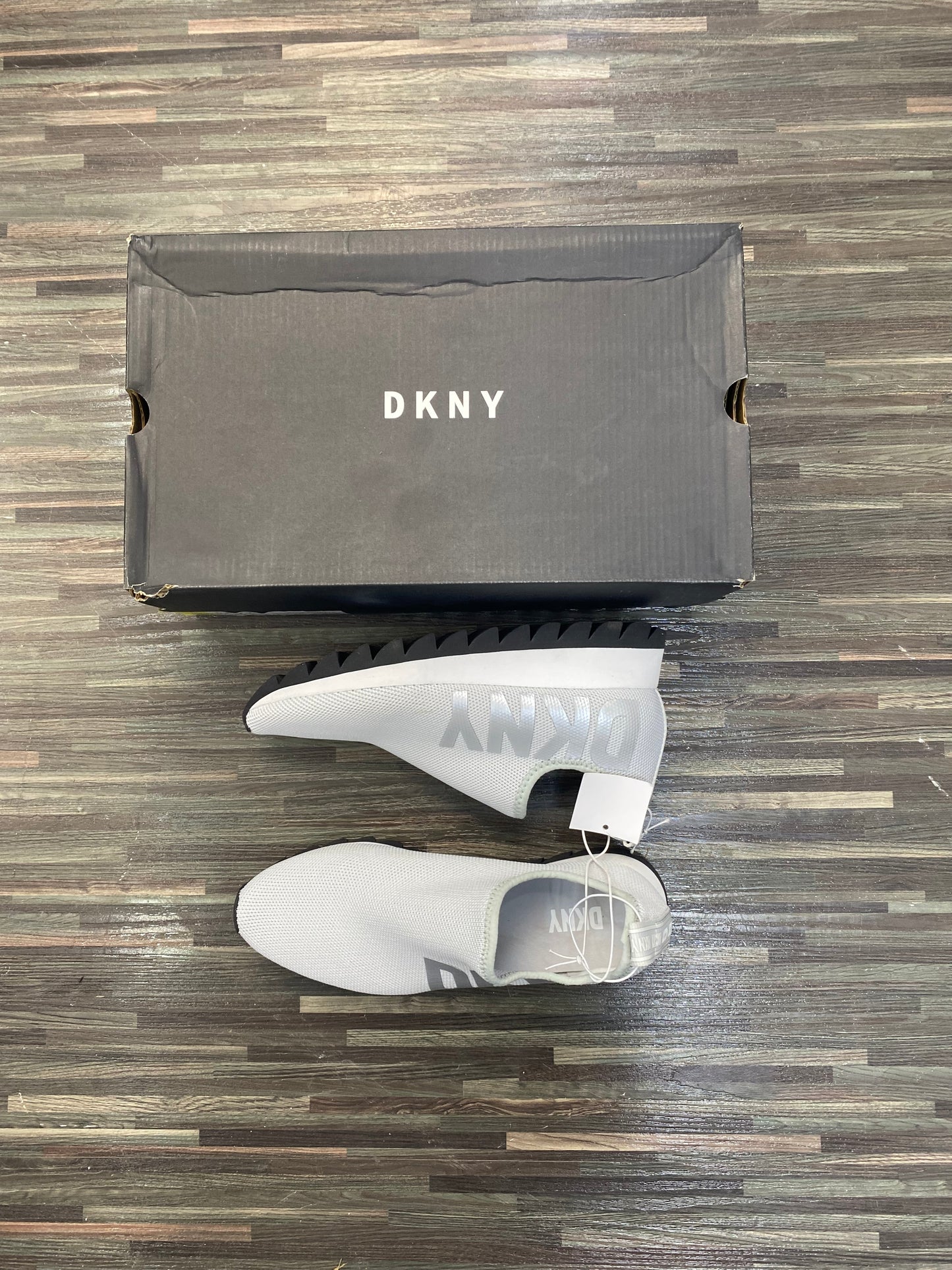 DKNY Sneakers Z092