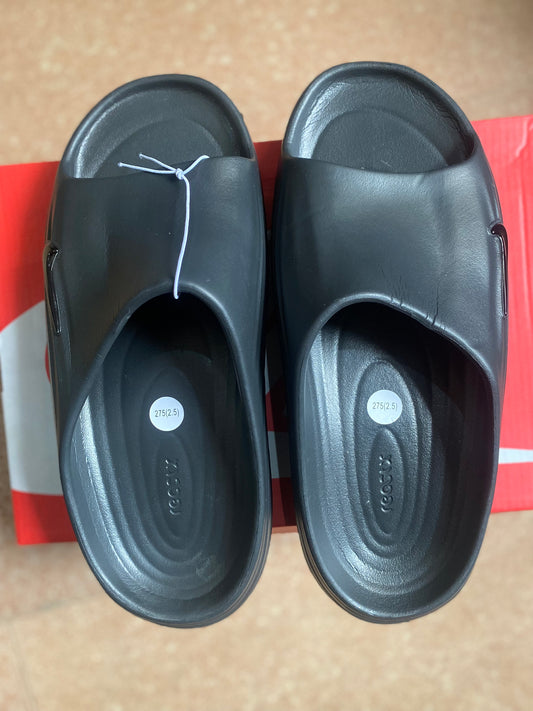 Nike rubber slide in black