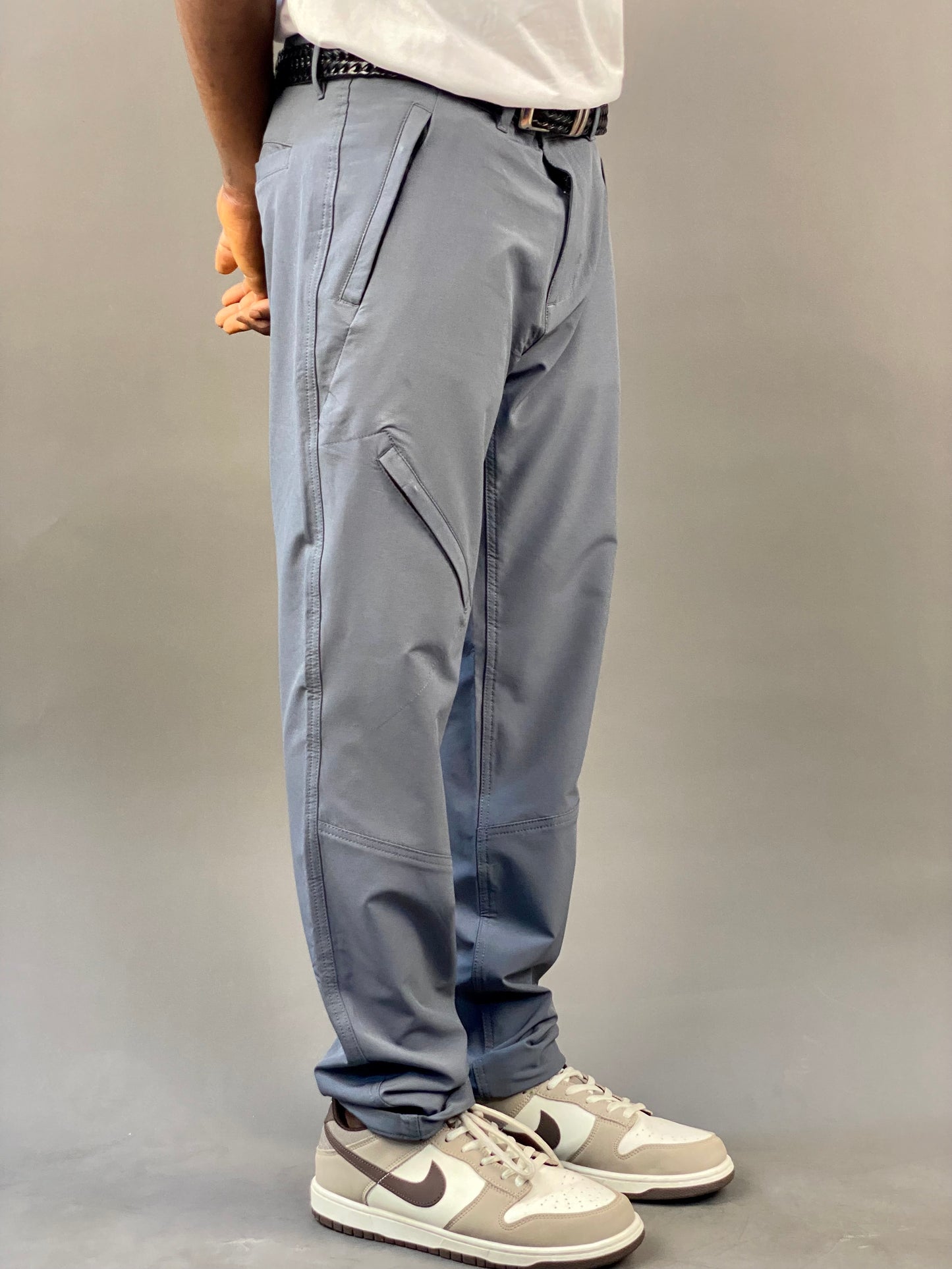 Easy tapered fit pant in grey