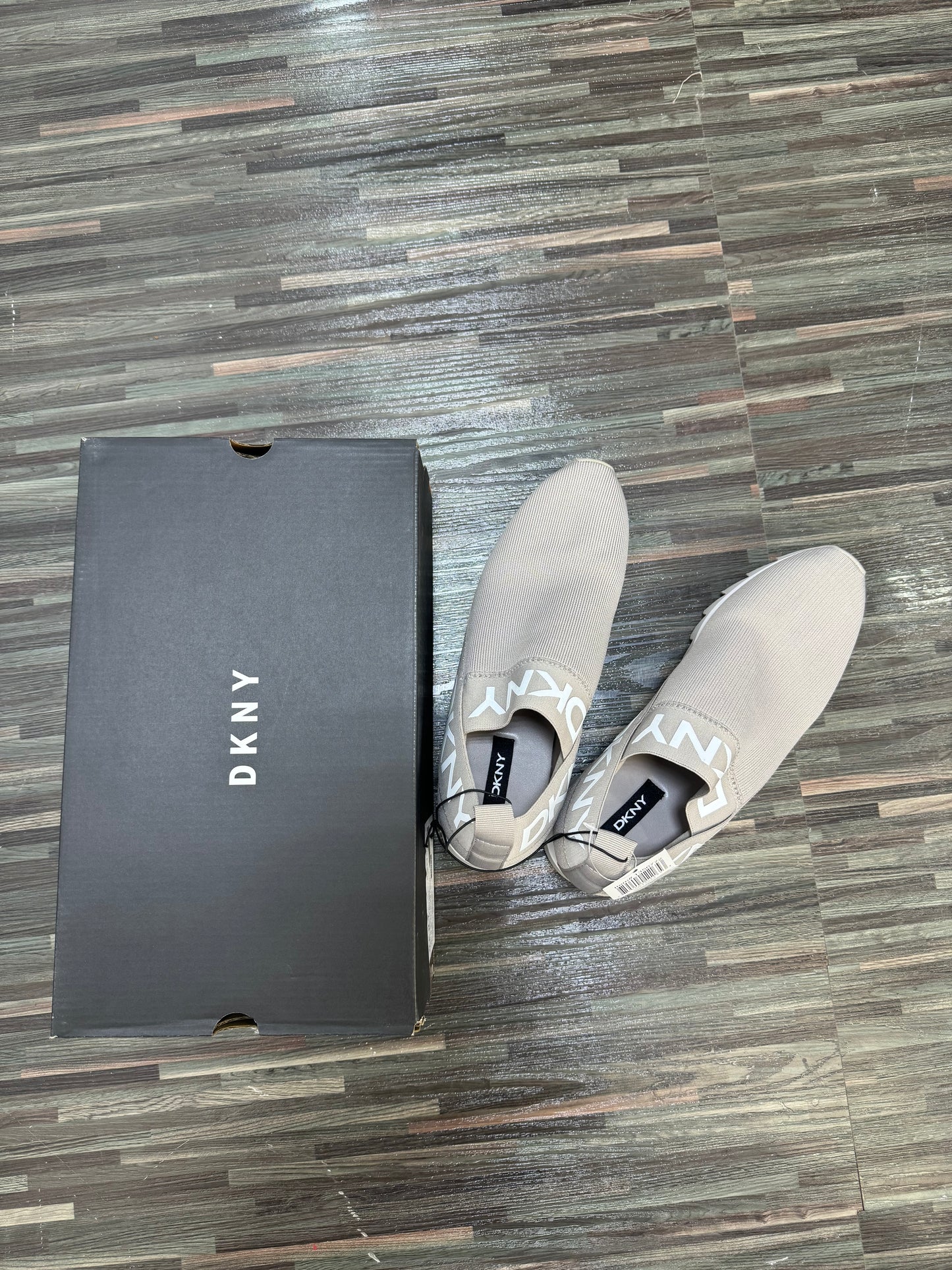 DKNY sneakers in grey (ladies) Z035