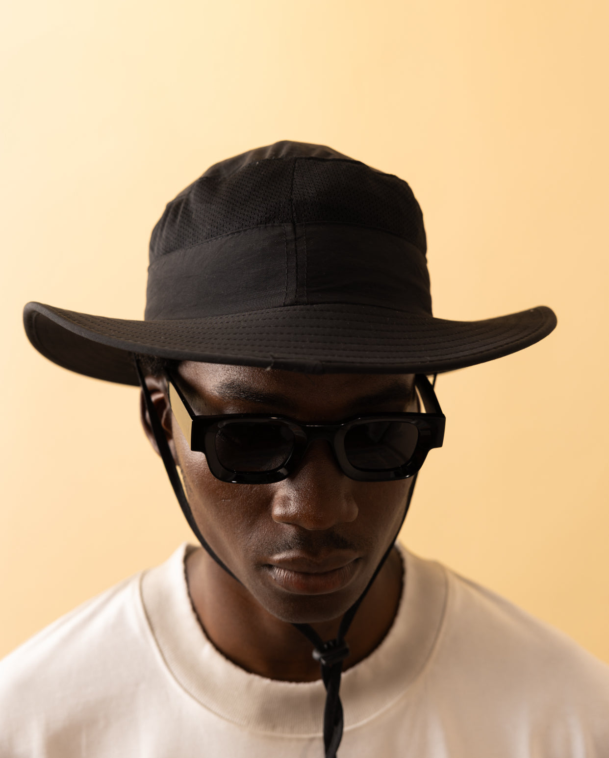 Hiking bucket hat in black