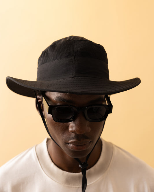Hiking bucket hat in black