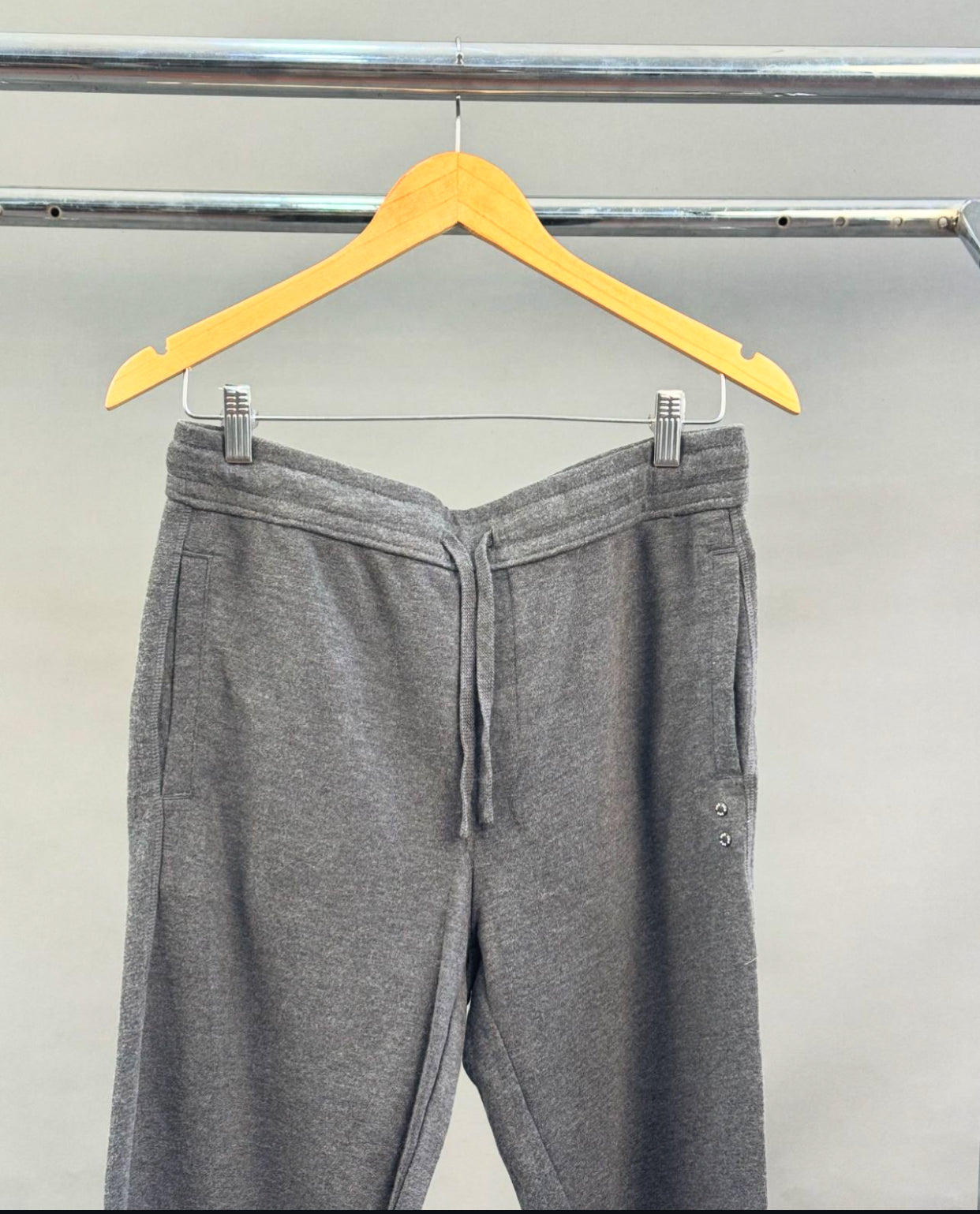 Essential jogger