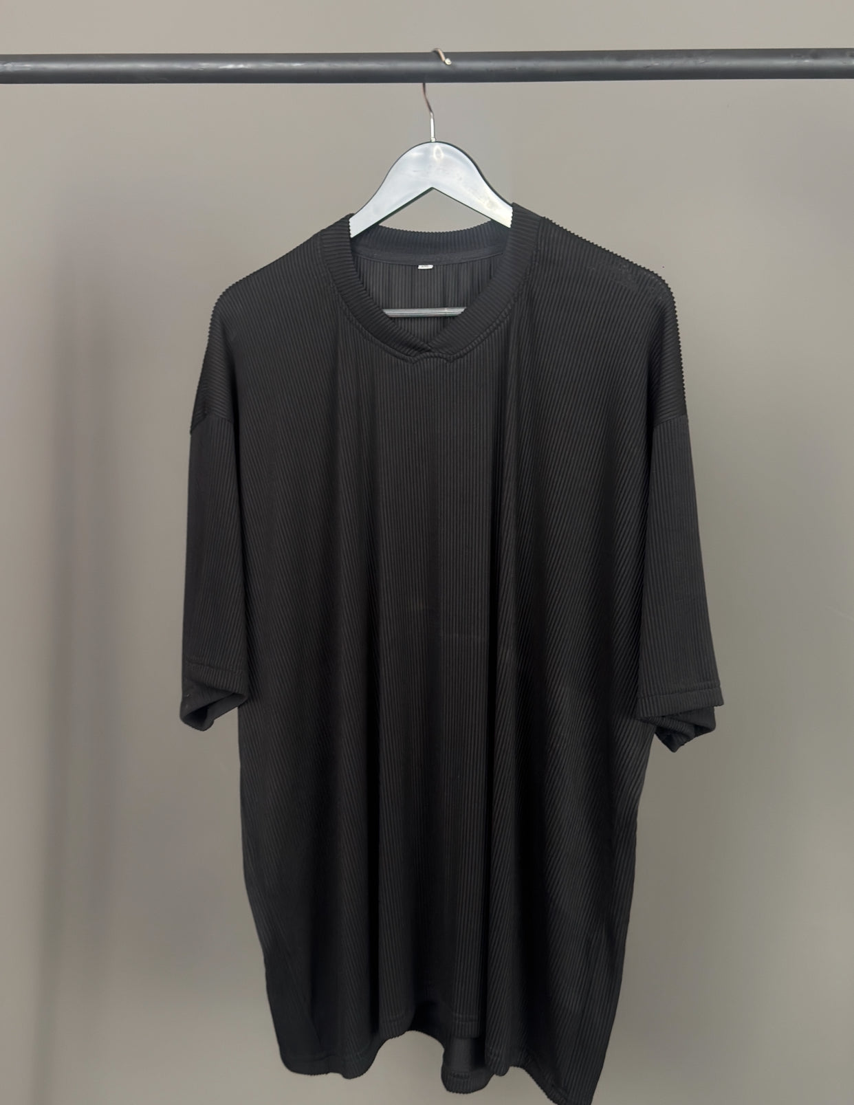 Zedek Revere Tee Black color