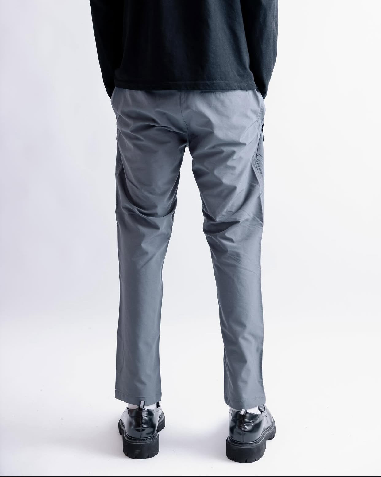 Easy tapered fit pant in grey