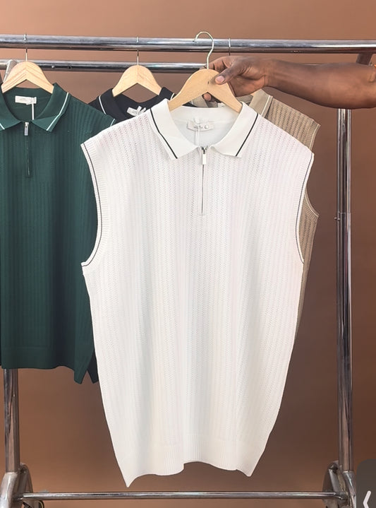 Armless knitted polo in white