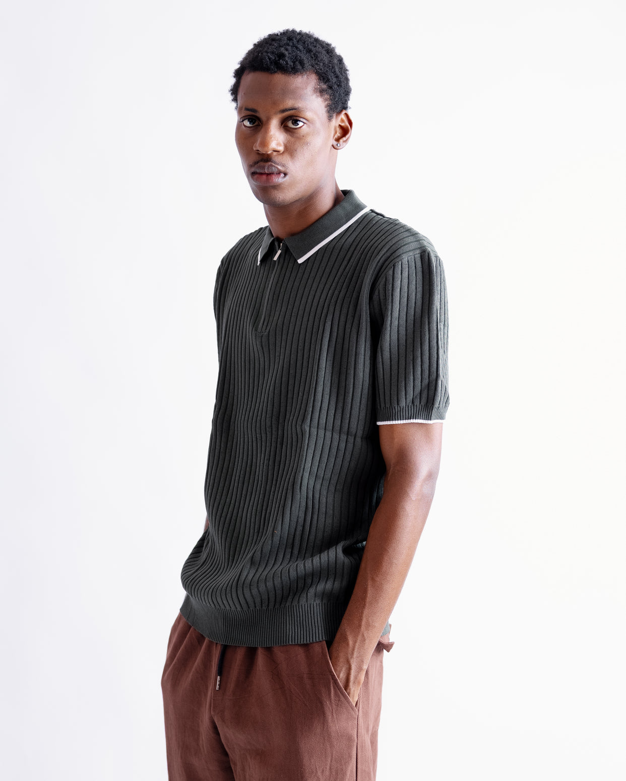 Knitted polo green zip