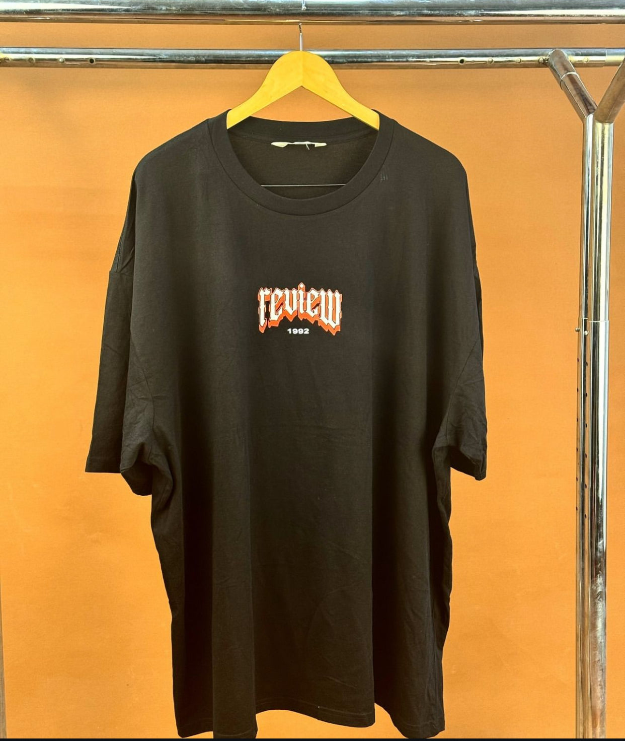 Review tee