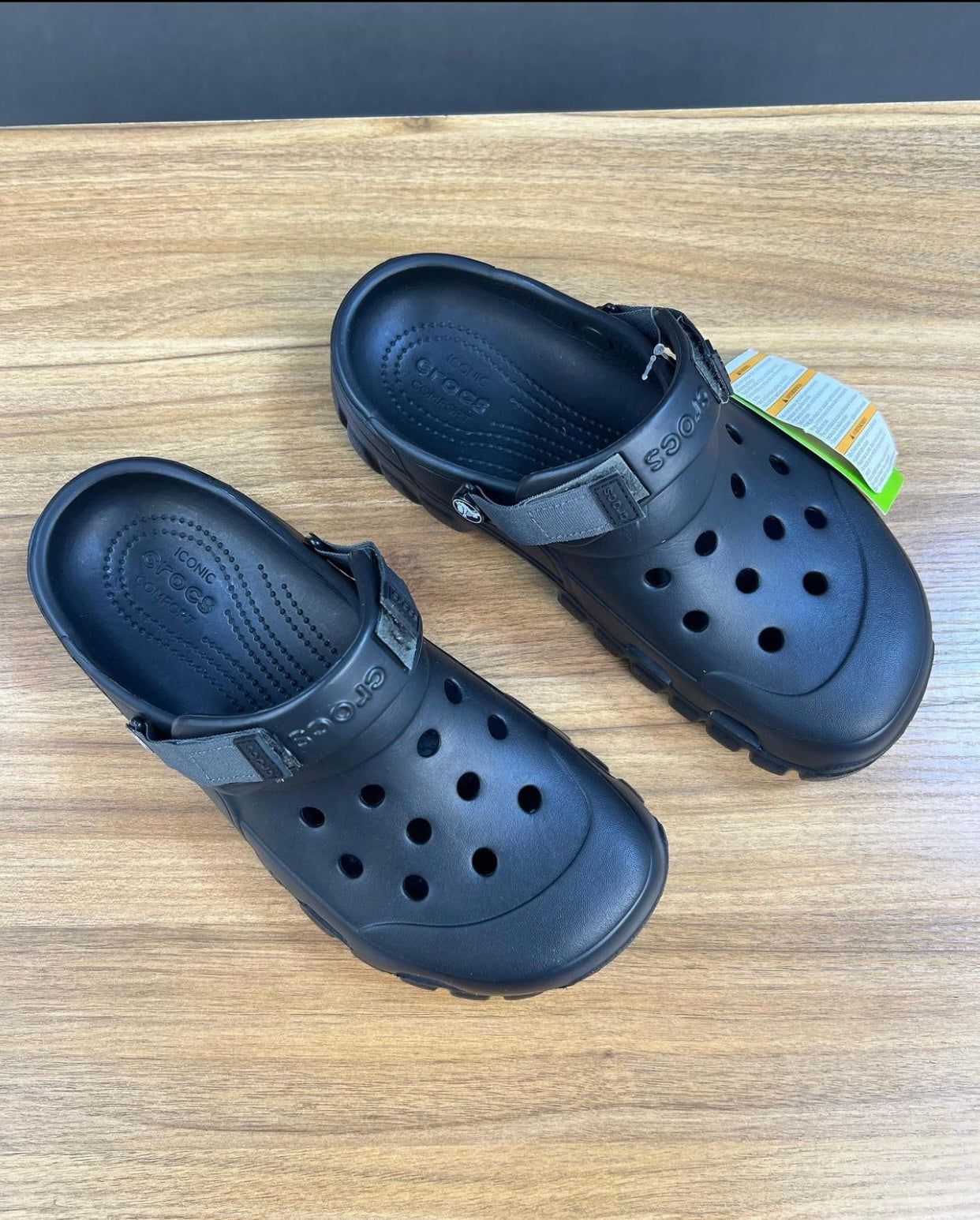 Off road crocs in all black – Zedekenterprise