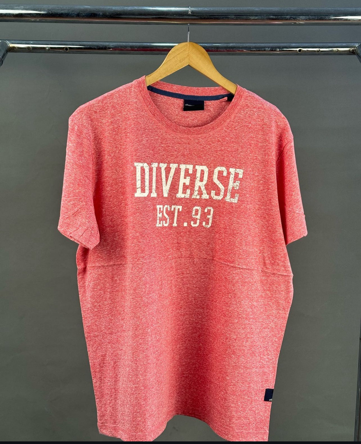 Diverse tee