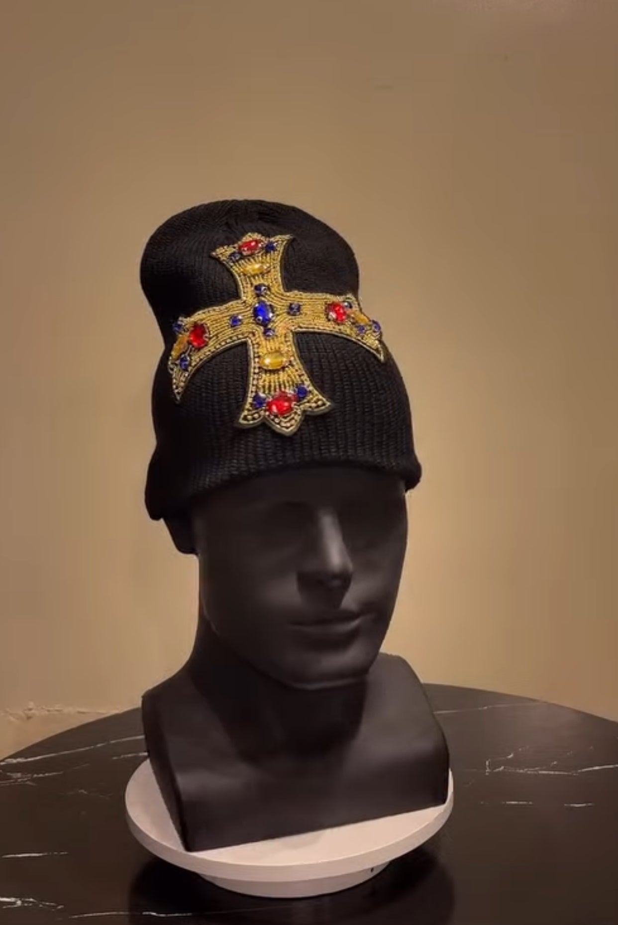 CROSS BEANIE 97