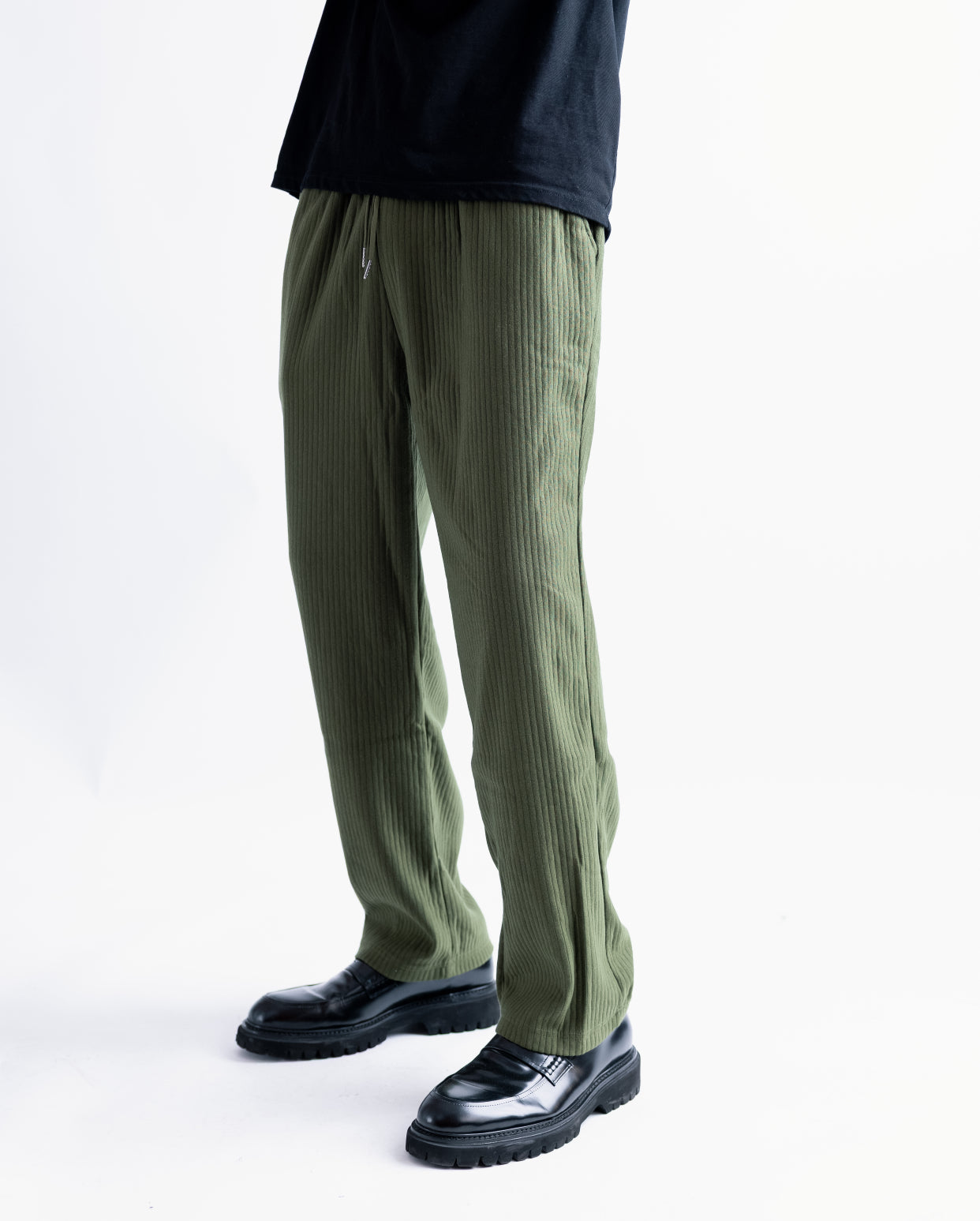 Plus size plain pant in green