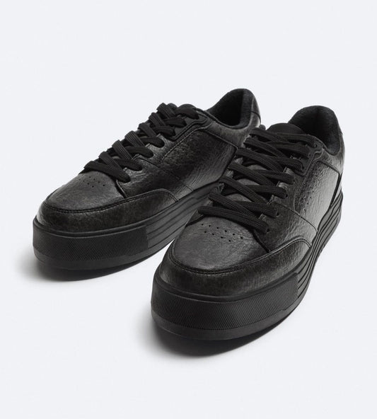 Monochrome chunky sole sneakers