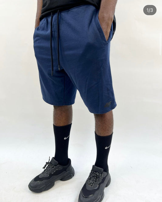 4F sweat short in navy