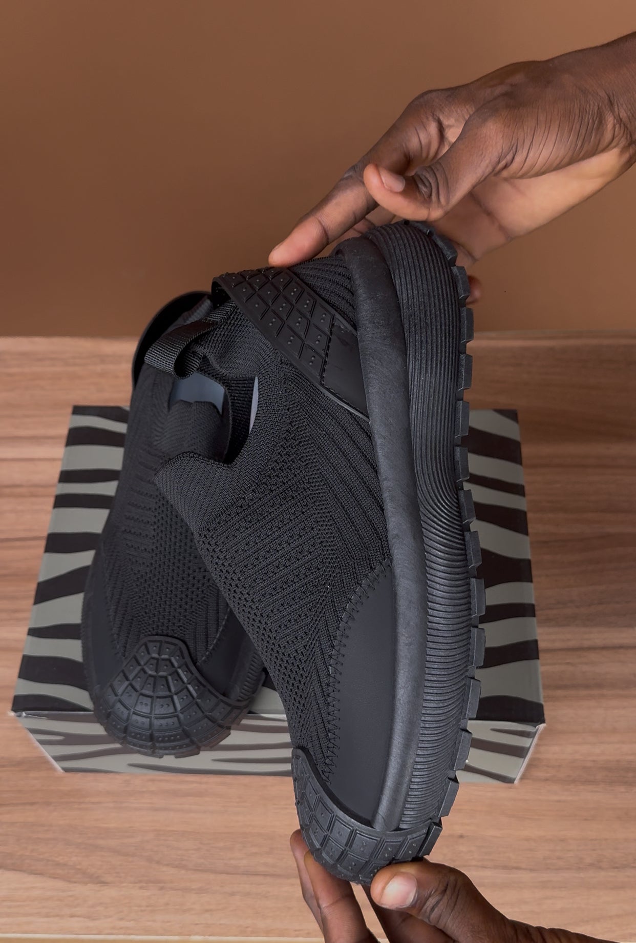 Fashion casual trainers in black