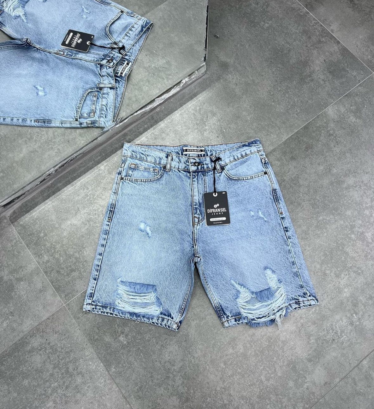 Difransel ripped denim short in Blue