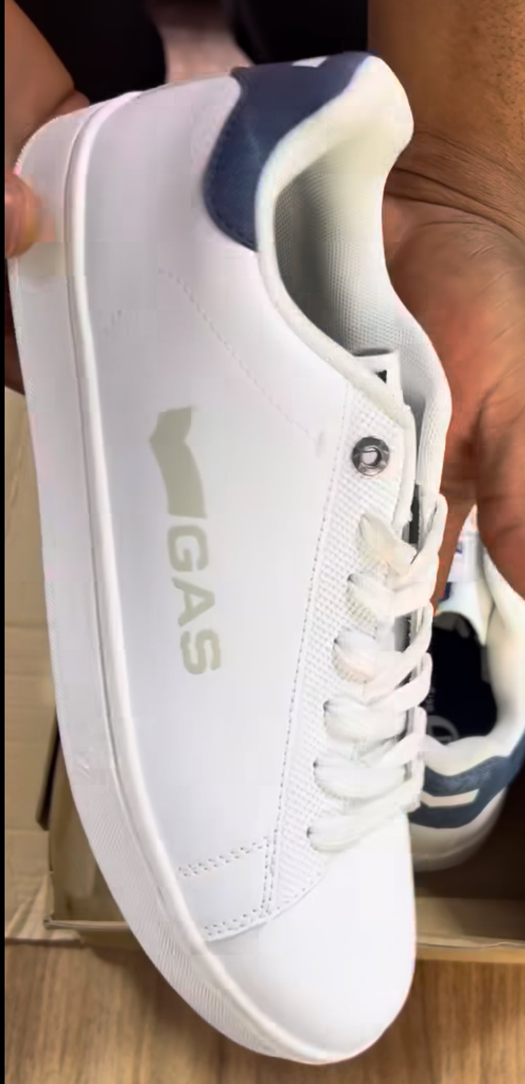 Gas sneakers