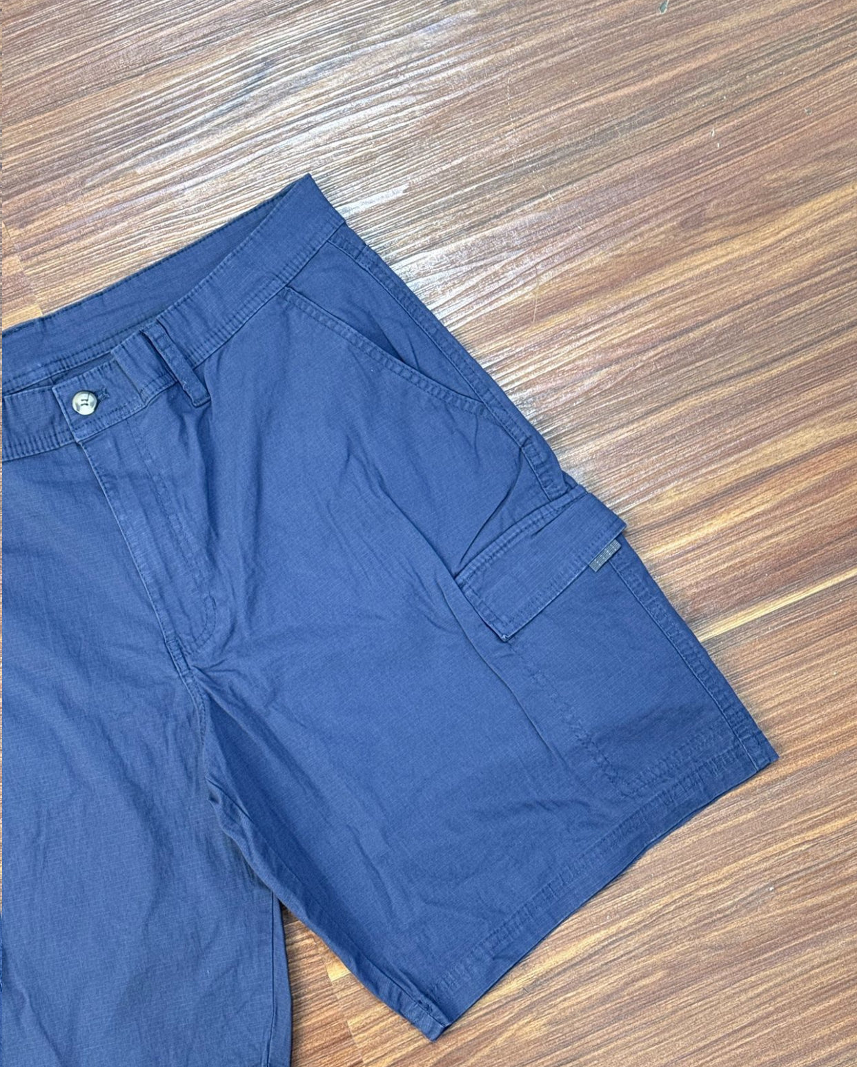 Weather proof short in navy