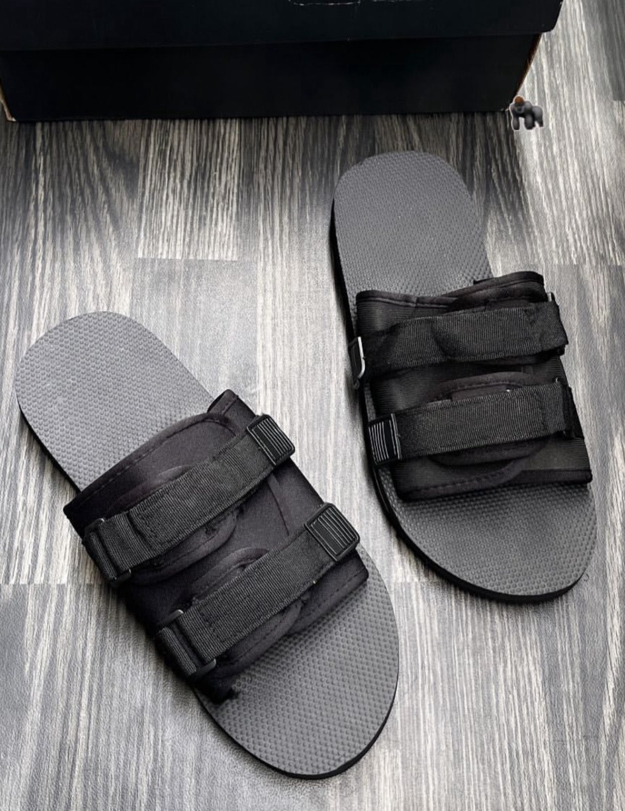 Zedek premium tech slides in black