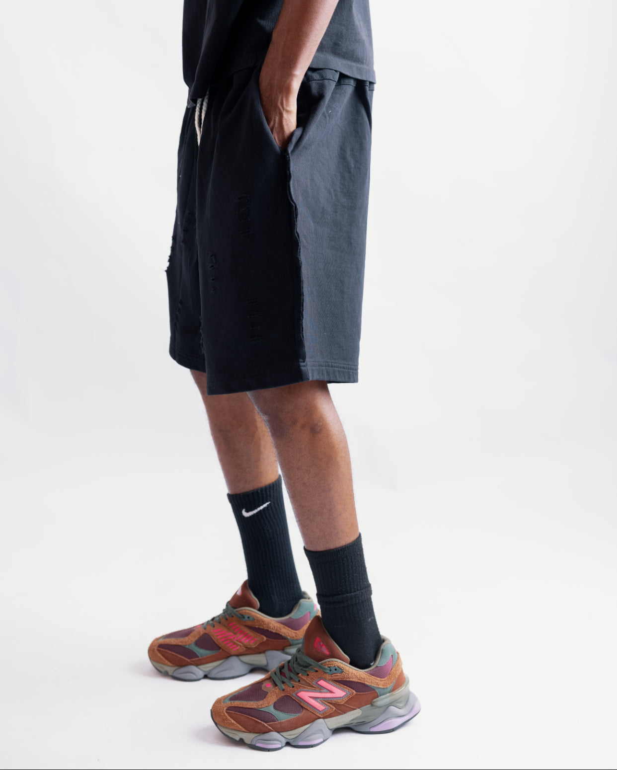 25001 joggers short