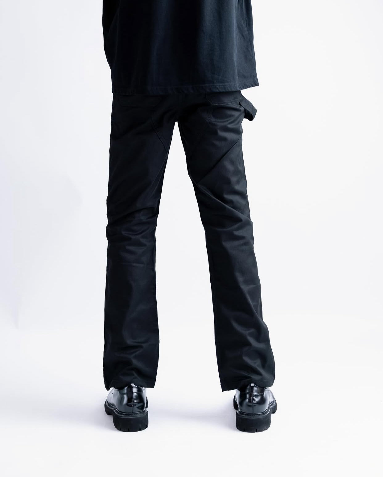 Taille pants in black