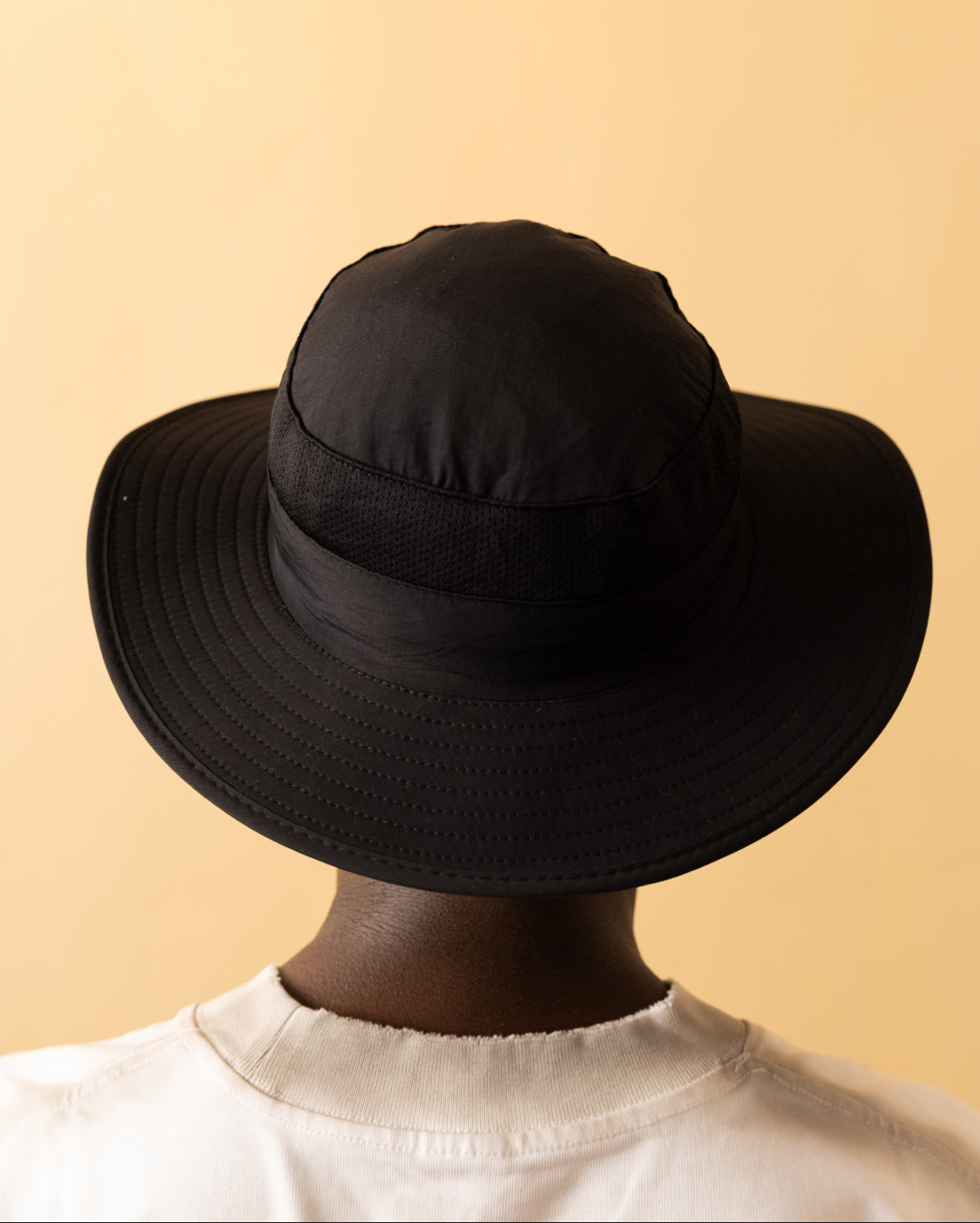 Hiking bucket hat in black