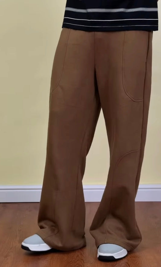 ZEDEK FLARE BAGGY JOGGER IN BROWN