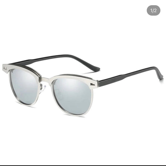 Vintage polarized sunglasses in silver lens