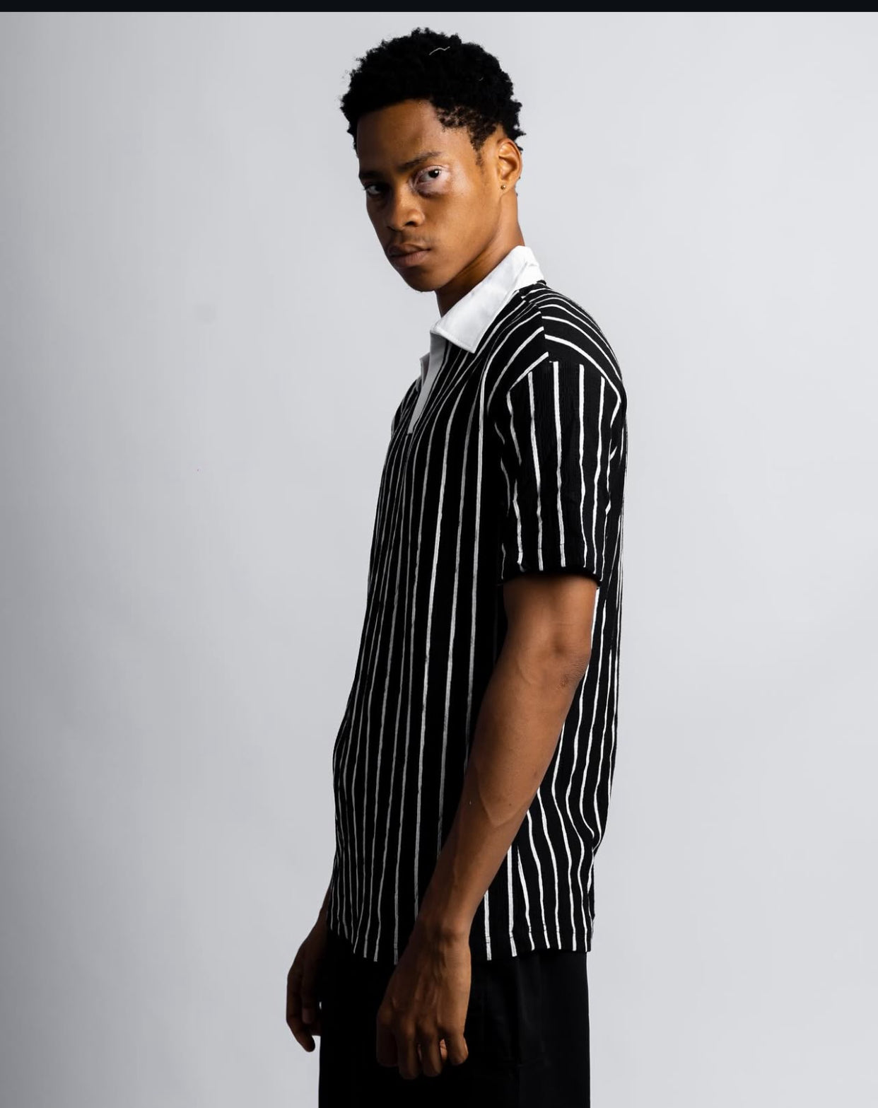 Twenty shirt stripes in black and white colour