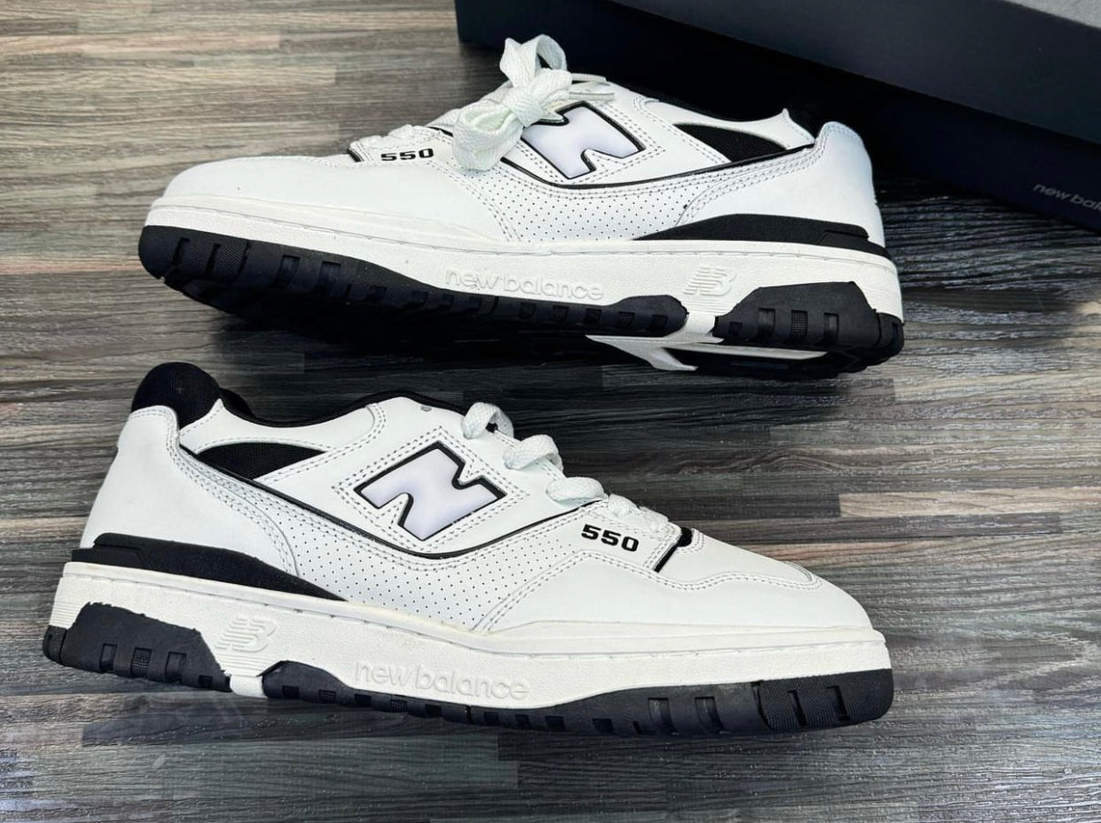 New Balance 550 trainers in black and White