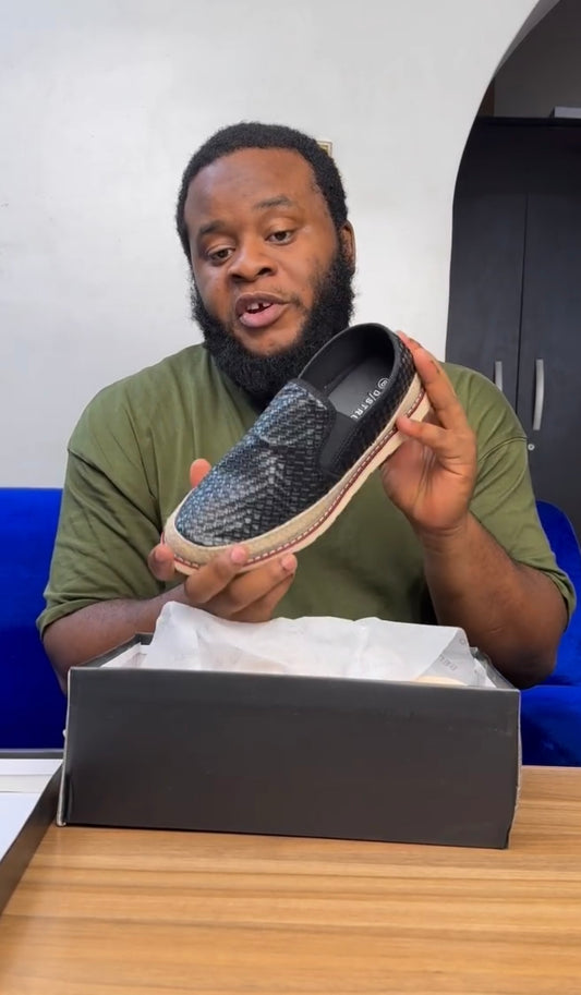 Distruct shoe in black