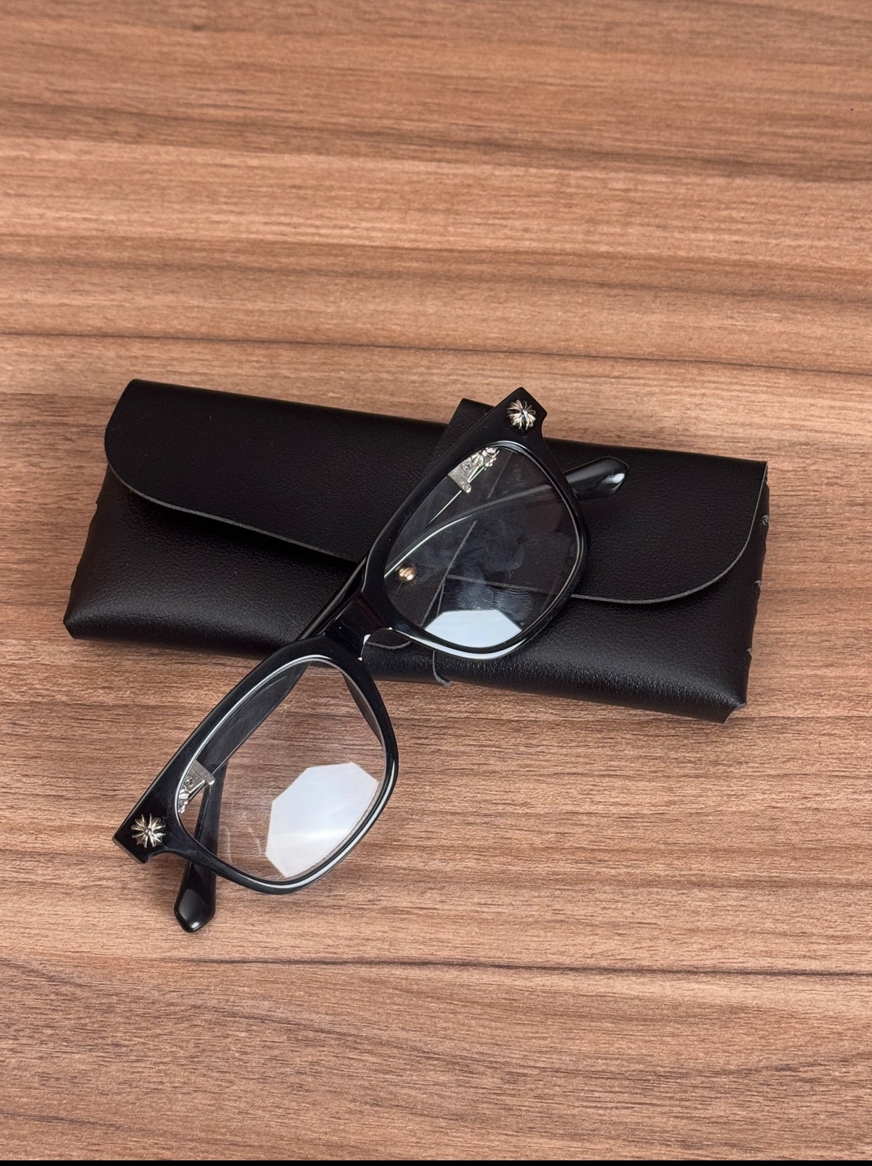 Zedek Chrome Of Heart Glasses In Black and Silver Lens