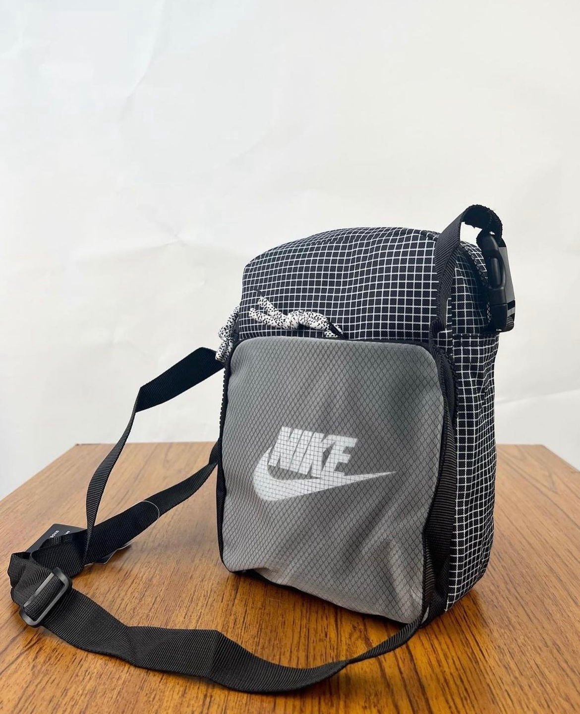 Nike cross body bag