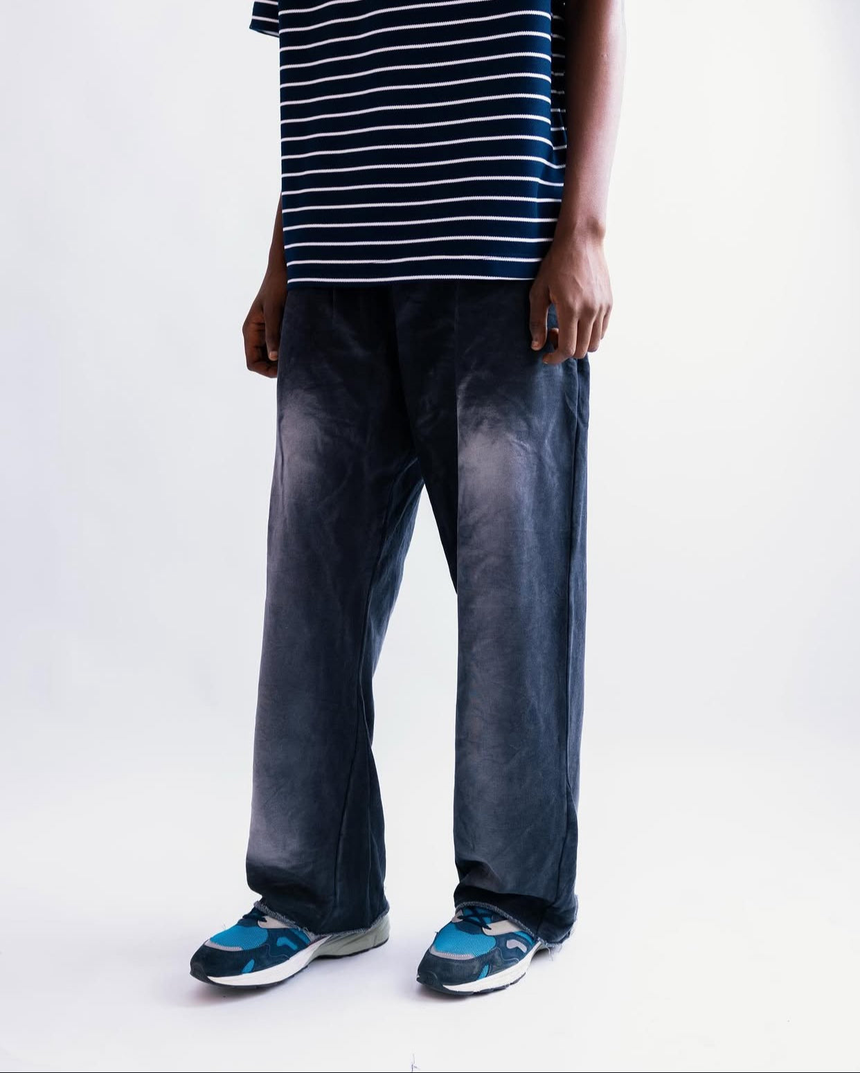 MAN Wide Leg Fit Jogger
