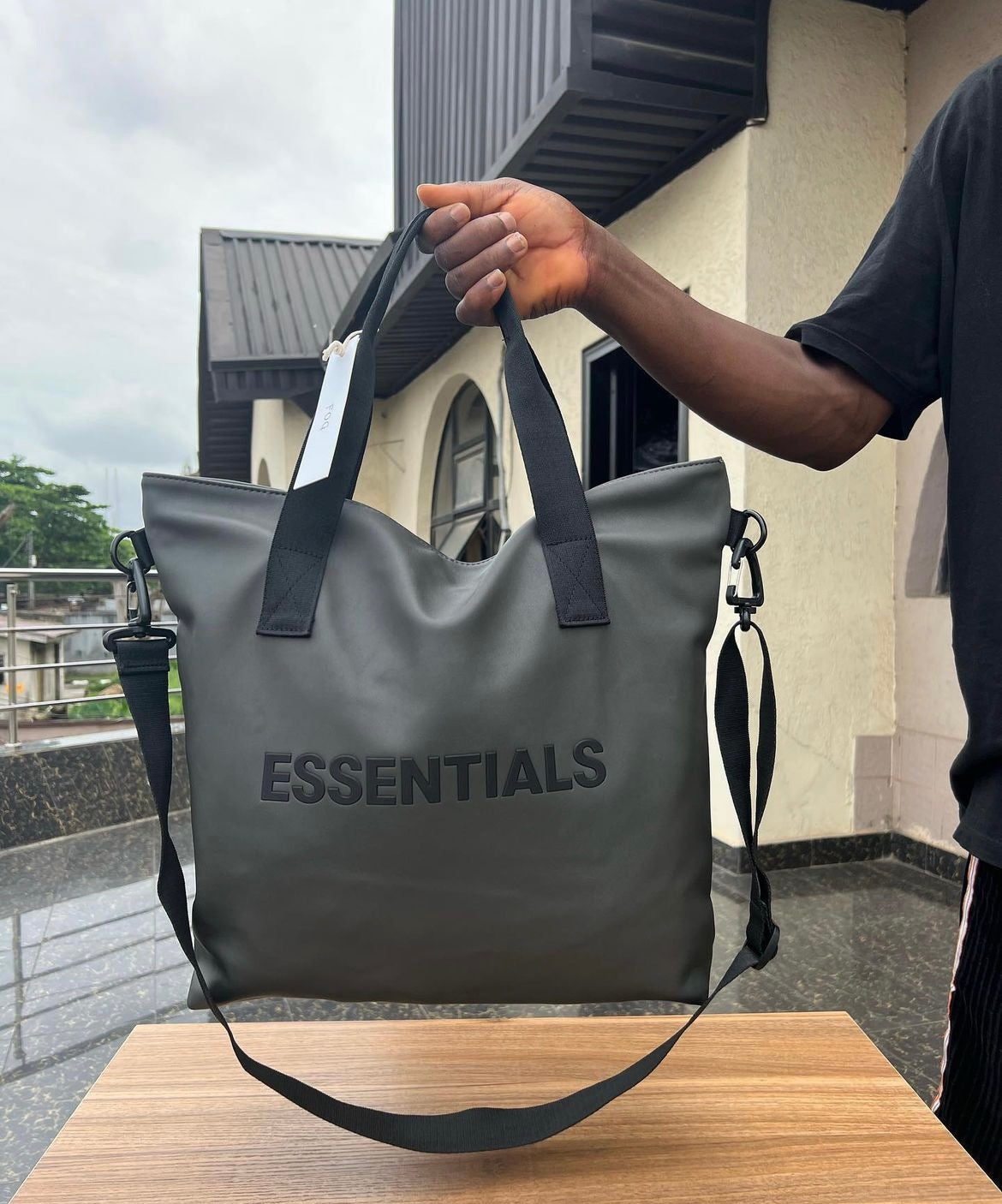 Essential unisex tote bag in grey