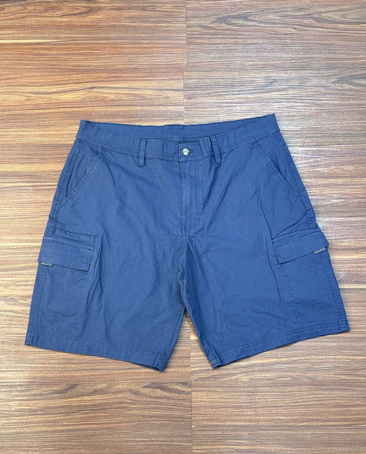 Weather proof short in navy