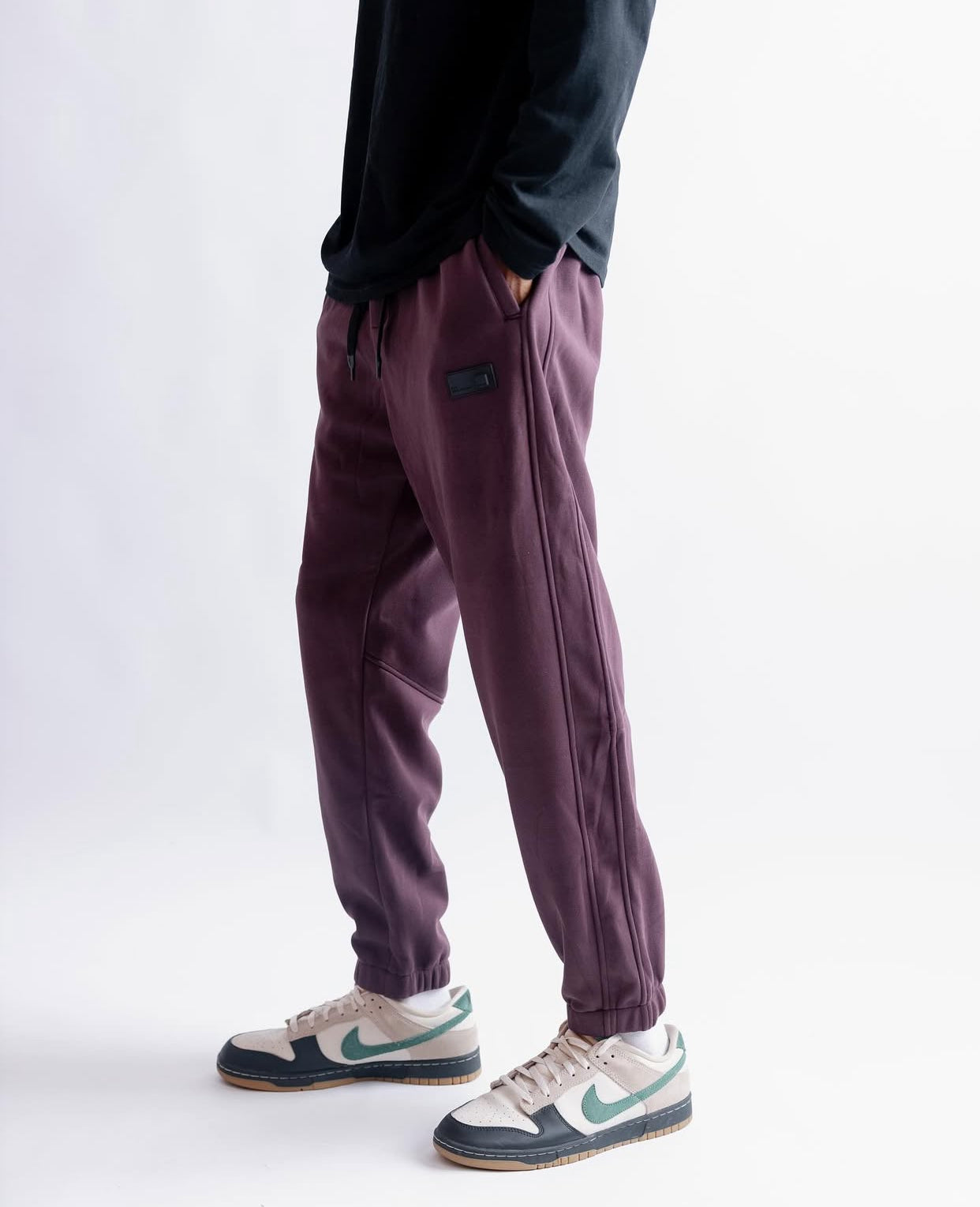 MC jogger in wine