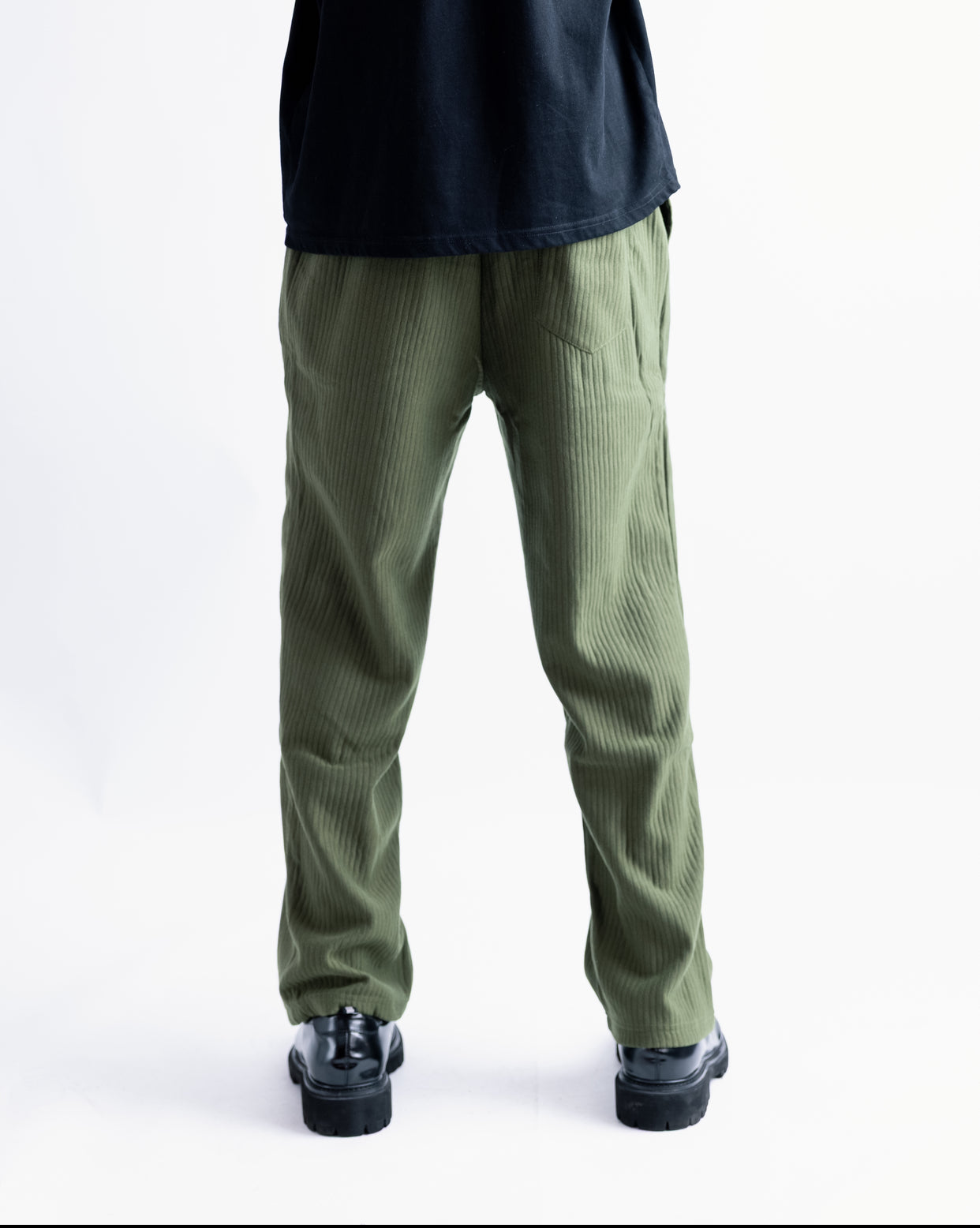 Plus size plain pant in green