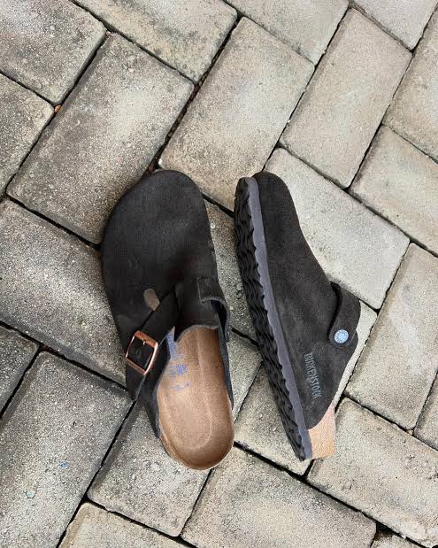 BIRKENSTOCK CLOGS IN GREY