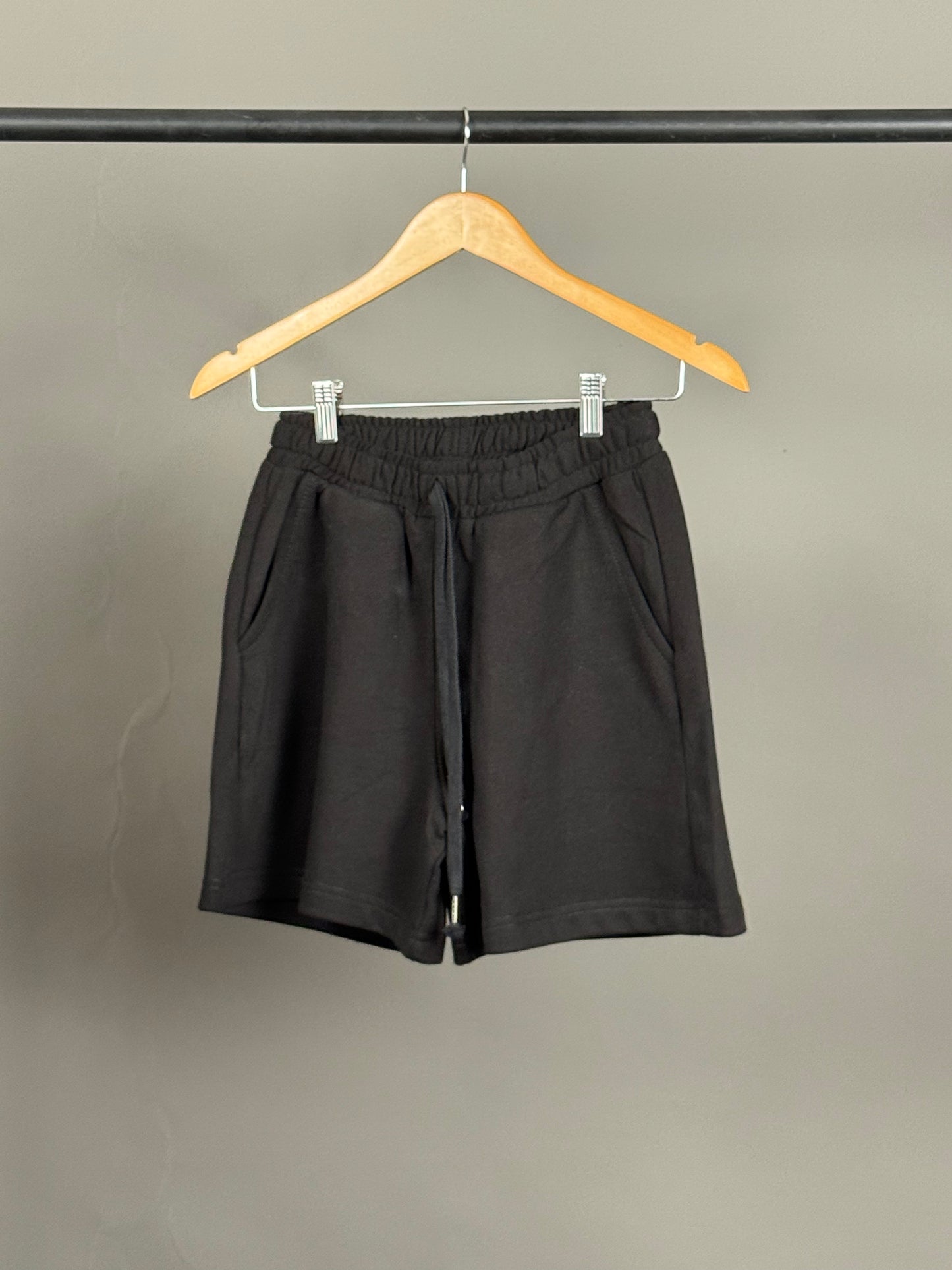 ZEDEK FEMALE MINI JOGGER SHORT IN BLACK