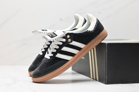 Adidas Samba In Black & White