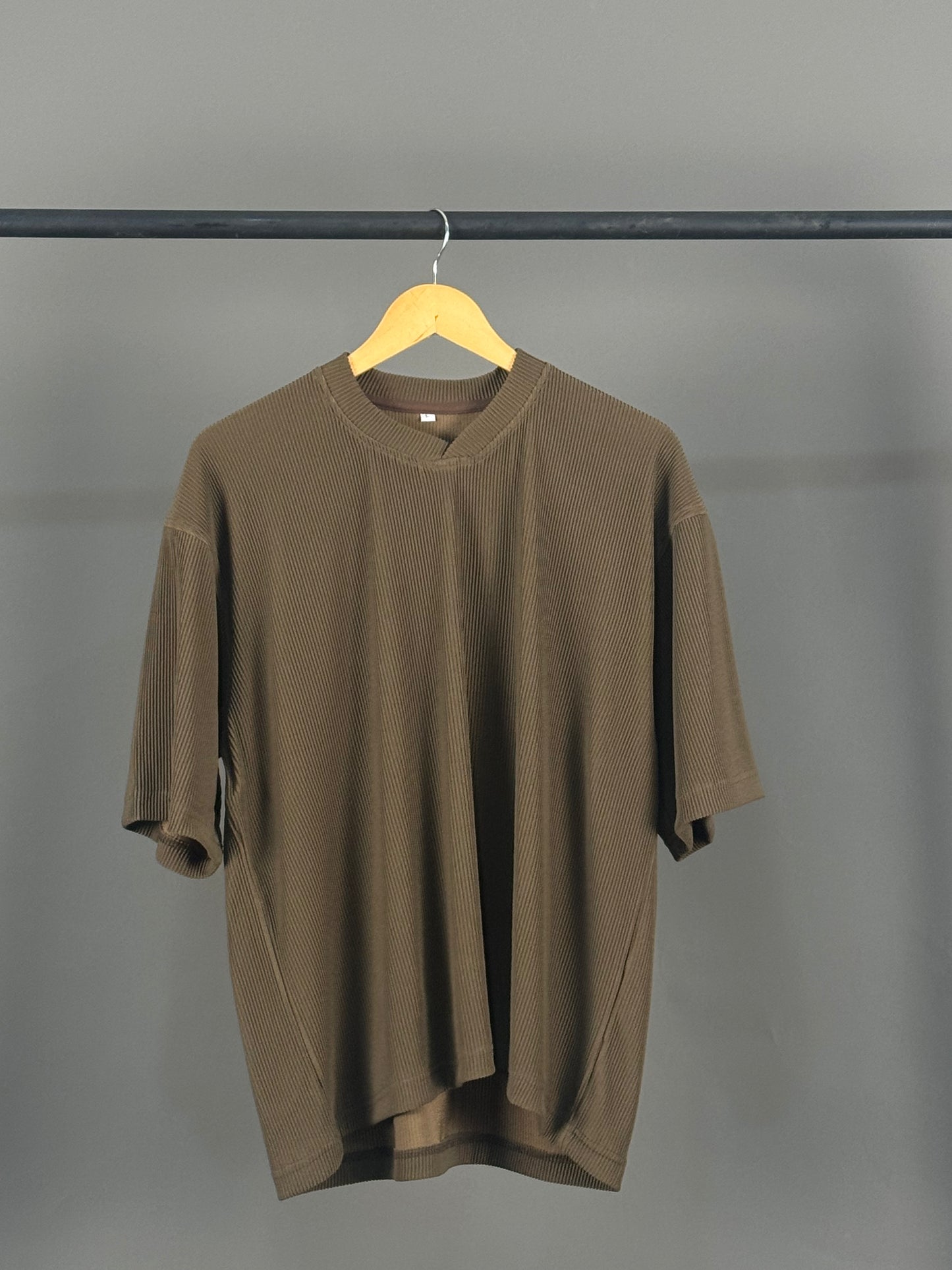 Zedek Revere T-shirt in brown