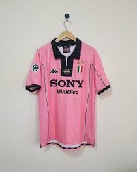 Juventus Retro Jersey Pink