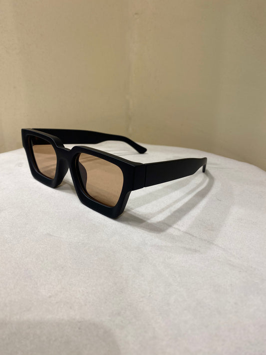 Retro Chunky Rectangle Sunglasses in Black/tea lens