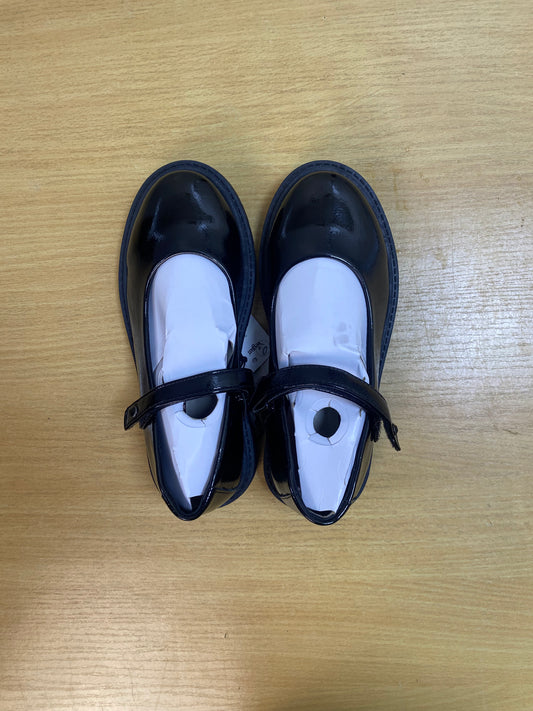 George school shoe in black