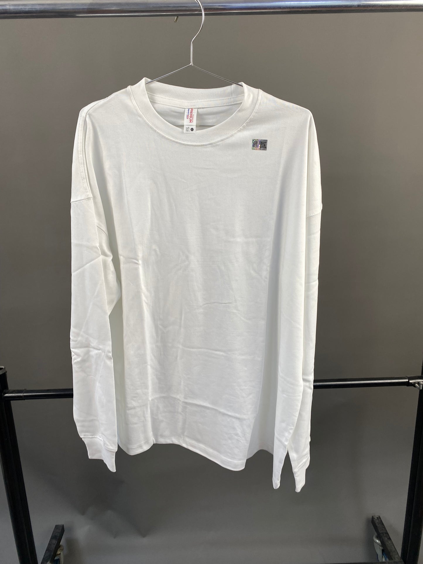 Plain longsleeve shirt in white