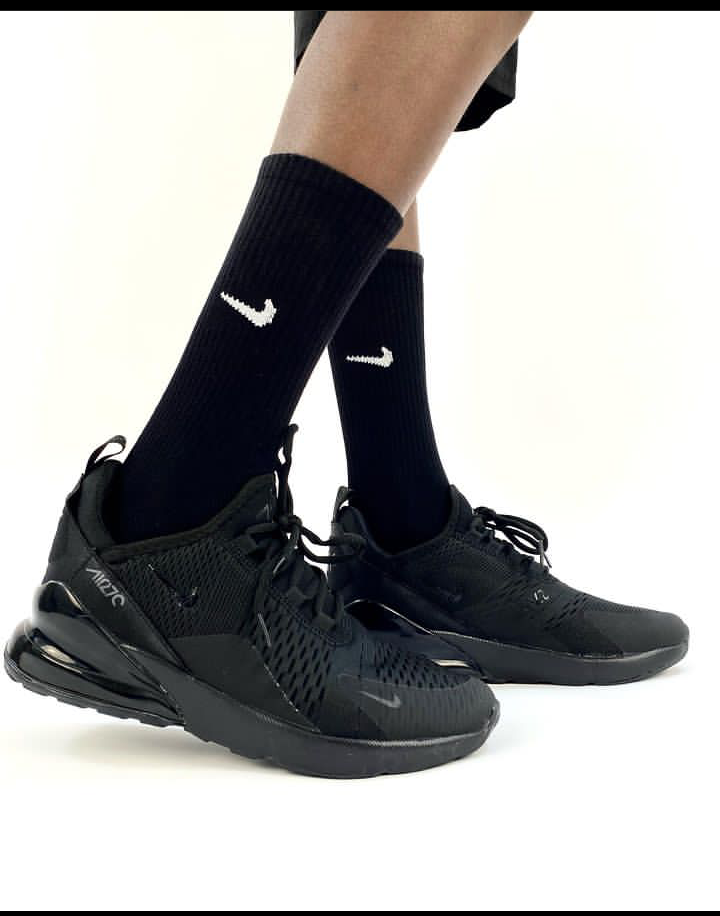 Nike trainer shoe plain black
