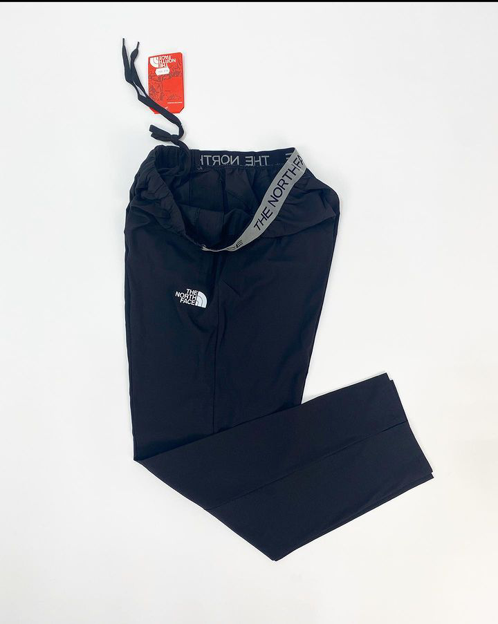 North face track pant in black